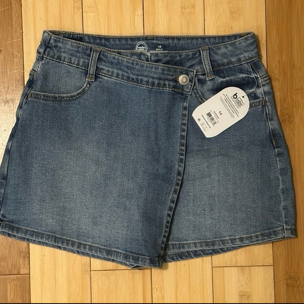 NWT- Denim skirt style/shorts size little girl XL ( 14)